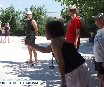 Replay Un jour, un doc - Grèce : la folie all inclusive