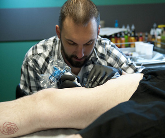 Replay Ink Master - Le meilleur tatoueur - S3E11 - Des héros et des têtes