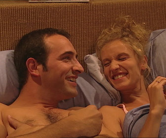 Replay Un gars, une fille - S3E44 - Au lit (11)