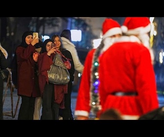 Replay Les décorations de Noël donnent à Damas une ambiance festive