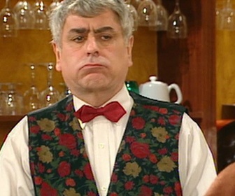 Replay Le miel et les abeilles - S02 E45 - Violence de miel