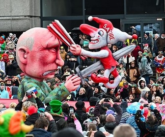 Replay Les têtes à couper du carnaval - Le dessous des images