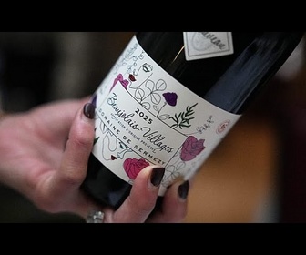 Replay Des dégustations à minuit lancent les festivités du Beaujolais nouveau en France