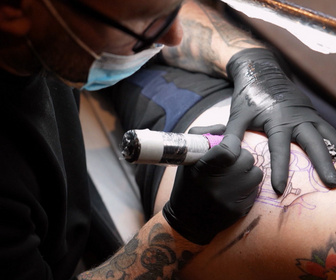 Replay Tattoo shop : les rois du tatouage - S1E1 - Une passion commune