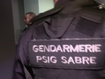 Replay Les docs du week-end - Gendarmes de choc contre délinquants