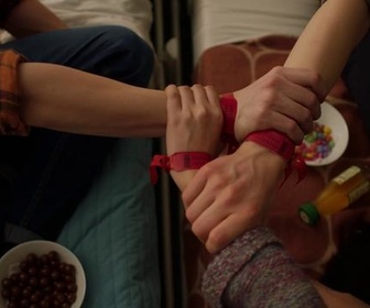 Replay Les bracelets rouges - Les héros des Bracelets Rouges vous dévoilent la série