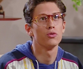 Replay Premiers baisers - S02 E47 - L'esclave