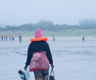 Replay ActuElles - Dix ans après le démantèlement de la jungle de Calais : des migrant·e·s toujours plus vulnérables