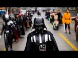 Replay La 'Parade des Galaxies' attire les fans de Star Wars dans les rues de Santiago