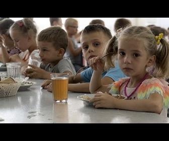 Replay Les enfants ukrainiens enlevés par la Russie seraient destinés à servir son armée, selon le com…