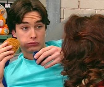 Replay Hélène et les garçons - S07 E11 - Sauvetage