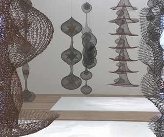Replay Les expos de la rentrée - Les sculptures en fil de fer et l'art singulier de Ruth Asawa