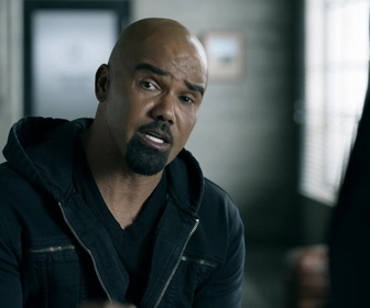 Replay S.W.A.T. - S07 E12 - Sous le feu des projecteurs