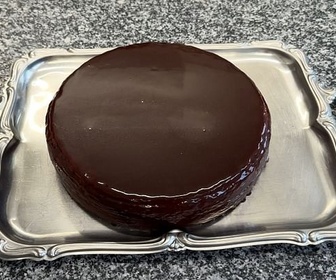 Replay Autriche : la sachertorte - Voyage en cuisine