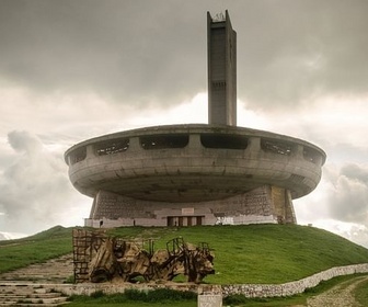 Replay L'ovni des Balkans - Urbex Rouge (2/8)
