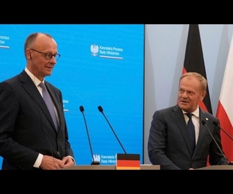 Replay En visite à Varsovie, Friedrich Merz appelle à durcir la politique migratoire de l'UE