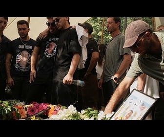 Replay En Israël, des centaines pleurent le capitaine Omer Neutra après le retour de sa dépouille de Gaza