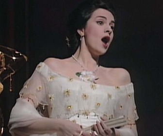 Replay Les grands moments de la musique - Angela Gheorghiu chante La Traviata - L'opéra