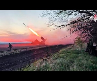Replay La Russie lance près de 300 drones sur l'Ukraine, 528 corps de soldats restitués