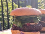 Replay Invitation au voyage - Au Canada, le hamburger aux épices de Kim