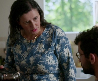 Replay Petits secrets en famille - Esprit, es-tu là ? - Famille Le Ny