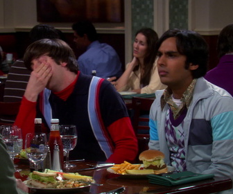 Replay The Big Bang Theory - S3E17 - Le fameux anneau