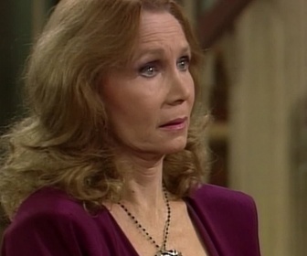 Replay Madame est servie - S02 E08 - Attention, on nous regarde