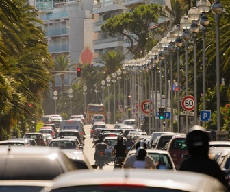 Replay Embouteillages, parkings : dans l'enfer de la route - S1E1 - Paris et Marseille