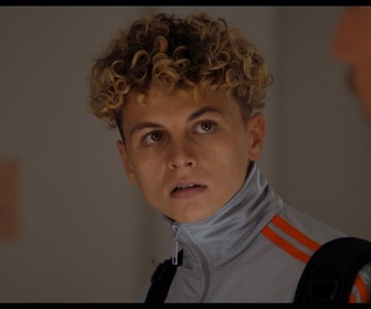 Replay La faute à Rousseau - S01 E04 - Ethan et l'Identité