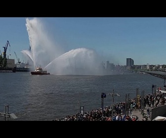 Replay Des centaines de navires célèbrent les 837 ans du port de Hambourg