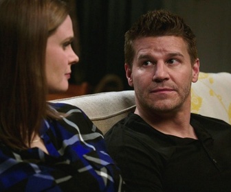 Replay Bones - S10 E17 - Trop jeune pour mourir