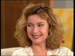 Replay Les filles d'à côté - S04 E12 - Le bal masqué