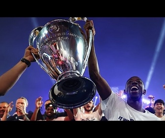 Replay Le PSG célèbre son titre avec Macron à l'Élysée