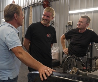 Replay Top Mecanic : 5 jours pour restaurer une épave - S6E25 - La finale - Semaine spéciale vintage mécanic : Bonneville vs Orlandi