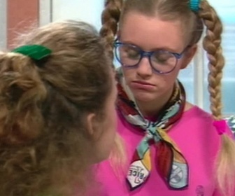 Replay Premiers baisers - S02 E16 - Economie de crise