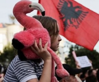Replay Albanie : la révolution des flamants roses