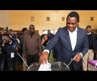 Replay Zambie : Hakainde Hichilema est réélu avec 60 % des voix, selon les autorités