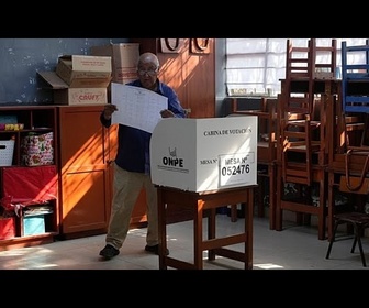 Replay Présidentielle au Pérou : Fujimori en tête, des bureaux rouvrent lundi après des ratés