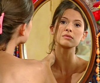 Replay Hélène et les garçons - S13 E05 - Démangeaison