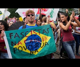 Replay Je ne vote pas pour ceux qui vendent le Brésil: des milliers d'étudiants pro-Lula à Rio