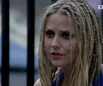 Replay Les experts : Manhattan - S05 E06 - La règle de trois