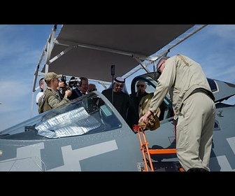 Replay Dubai Airshow : des avions acrobatiques se produisent en vol, la Russie participe