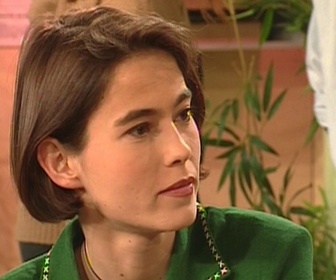 Replay Hélène et les garçons - S03 E09 - Chanson magique