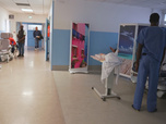 Replay C'est en France - Immersion aux urgences psychiatriques : stigmatisation, manque de places et pénurie de psychotropes