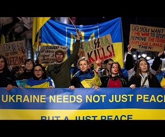 Replay Rassemblements massifs en Europe commémorent le quatrième anniversaire du début de la guerre en...