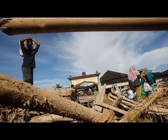 Replay Indonésie : le bilan des inondations s'alourdit à 702 morts, les recherches s'intensifient