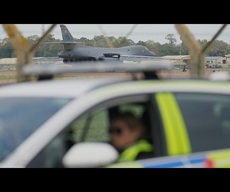 Replay Après de nouvelles menaces, les États-Unis déplacent leurs bombardiers de la base britannique...