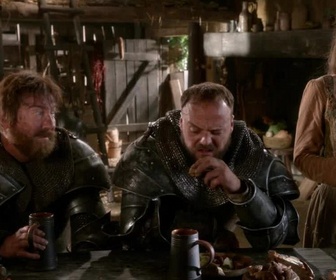 Replay La petite histoire de France - Le bon angle / Humiliation / Panique en cuisine / Heaume sweet heaume