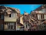Replay Ukraine : selon Zelensky, l'attaque russe qui a fait 12 morts est un cadeau d'anniversaire à...