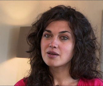 Replay Au nom de la vérité - S01 E33 - Les soeurs ennemies